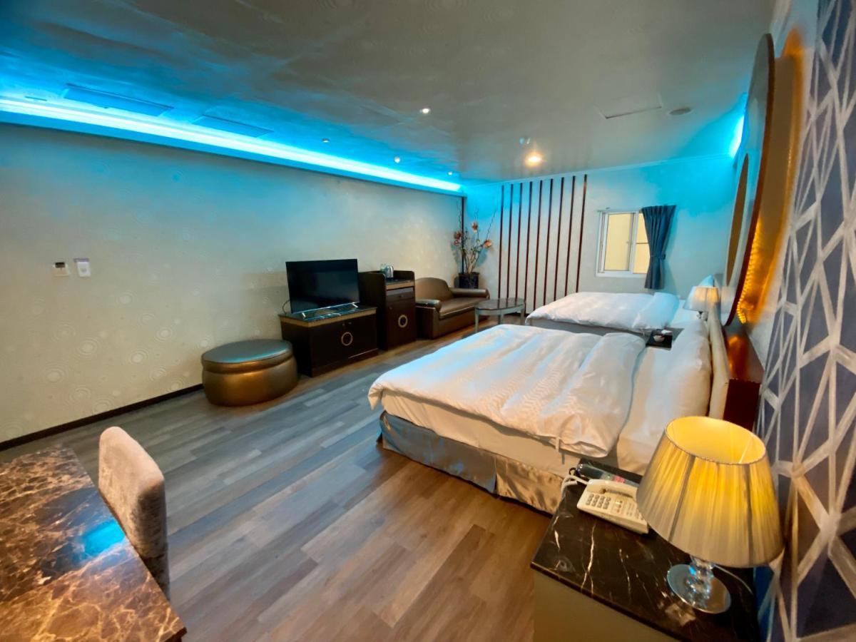 Huang Xing Motel Pingtung Exterior foto